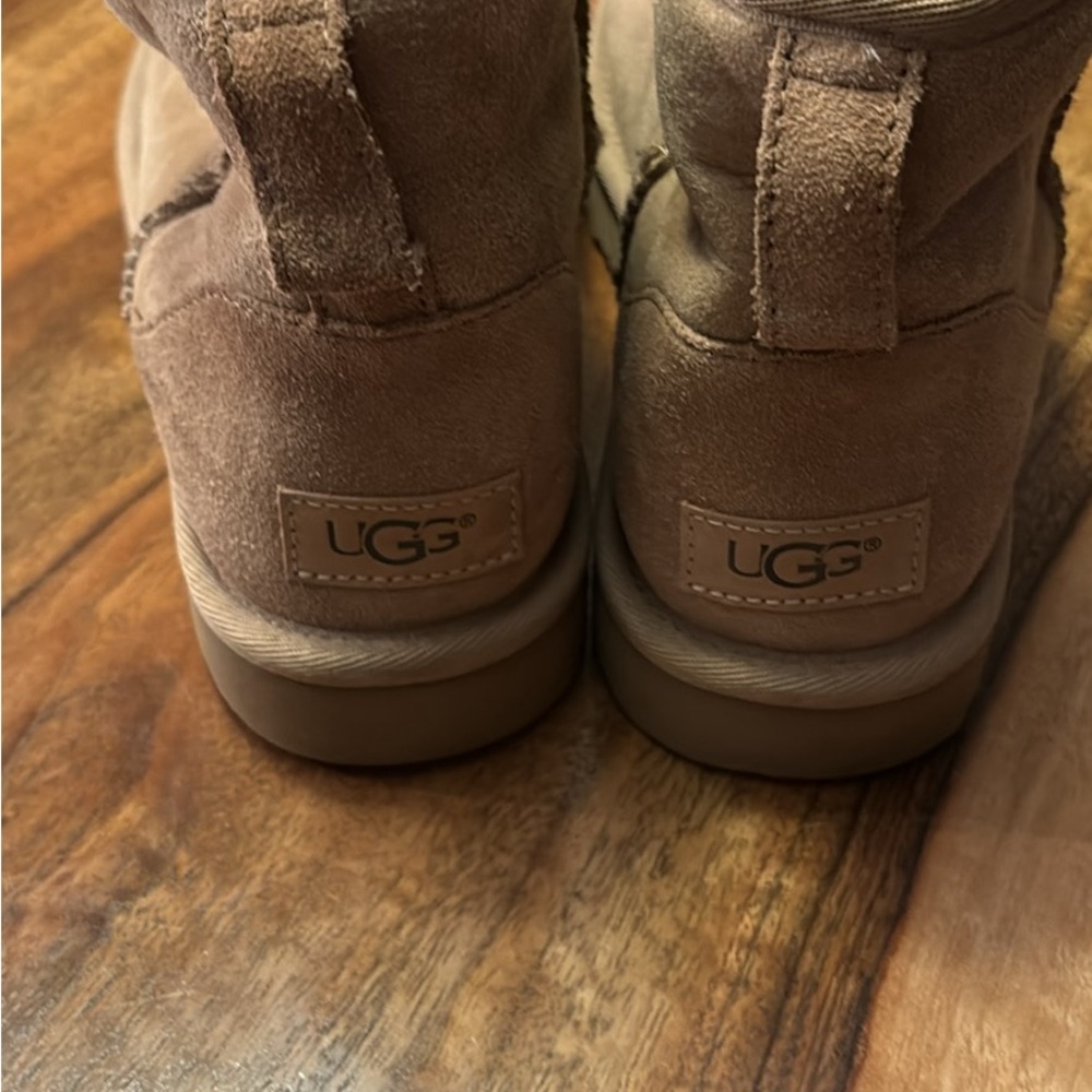 Never Worn Classic Mini Bailey - image 2